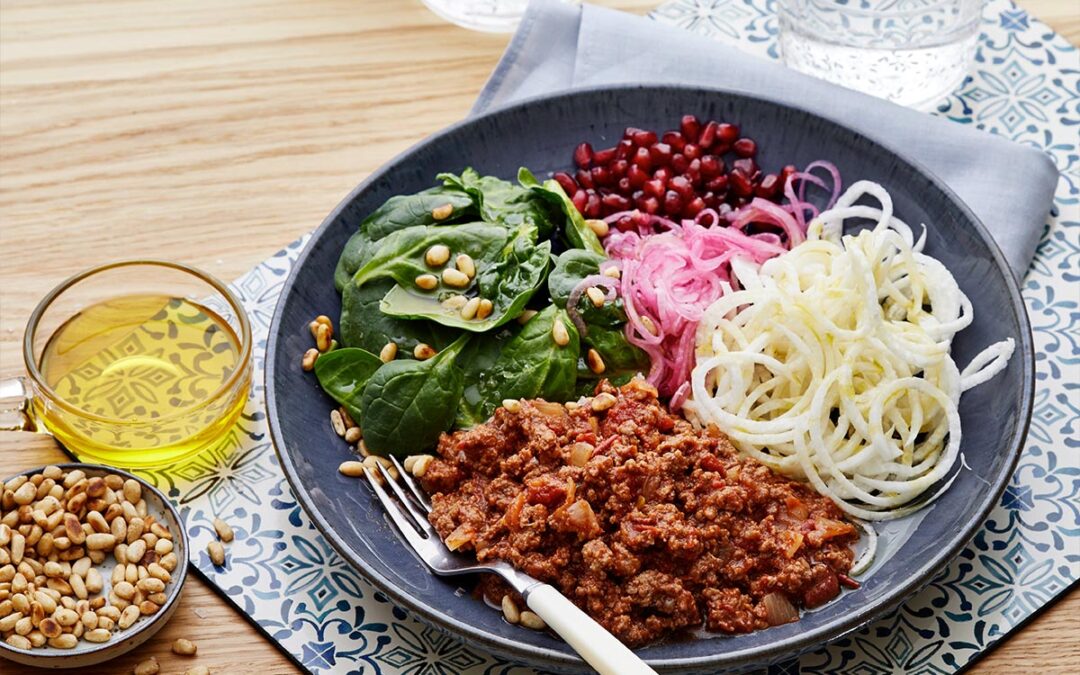 Super bowl with Chili & fresh veggies