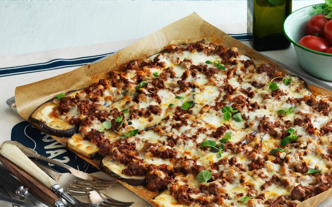 Low-carb eggplant pizza