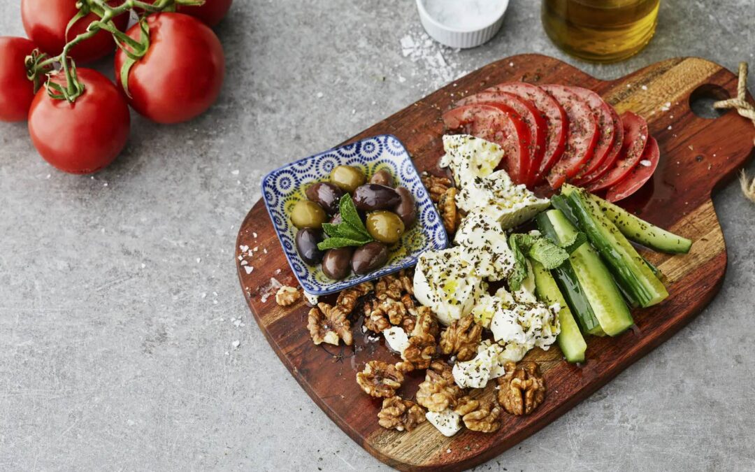 Low-carb Vegetarian Mediterranean Breakfast Plate