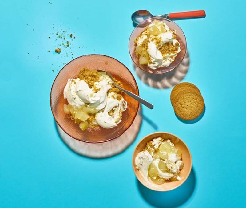 Vanilla, apple & ginger biscuit fool